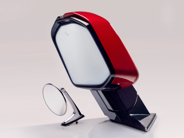 Spion mobil jadul (kiri) dan spion mobil modern (kanan). Foto: dok. Car and Driver