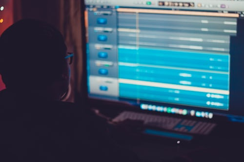 Ilustrasi Soundtrack Cinta Sedalam Rindu, Foto: Unsplash/Javier Contreras