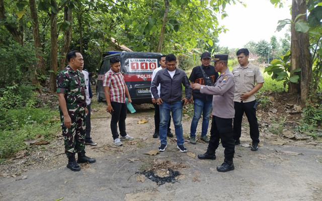 Lokasi ojol asal Sidoarjo dibakar, di Dusun Panyiburan, Desa Panyepen, Kecamatan Jrengik, Kabupaten Sampang. Foto: Dok. Polres Sampang