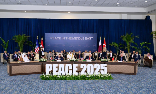 KTT Perdamaian Sharm El-Sheikh     Sumber: Doc. Kementerian Sekretariat NegaraRepublik Indonesia