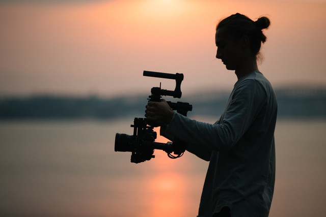 ilustrasi sampai kapan Ji Chang Wook di indonesia. Unsplash/Avel Chuklanov