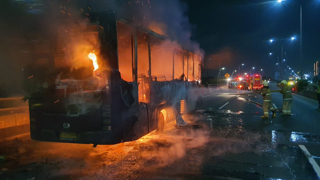 Ilustrasi bus terbakar. Foto: Dok. Istimewa