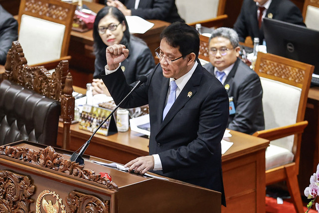 Menteri Keuangan Purbaya Yudhi Sadewa menyampaikan pendapat akhir mewakili Presiden pada Rapat Paripurna DPR RI ke-5 Masa Persidangan I Tahun Sidang 2025-2026 di Kompleks Parlemen, Senayan, Jakarta, Selasa (23/9/2025). Foto: Dhemas Reviyanto/ANTARA FOTO