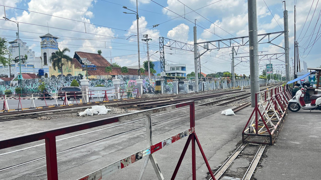 Palang kereta api geser di Jogja. Foto: Pandangan Jogja/Gigih Imanadi Darma