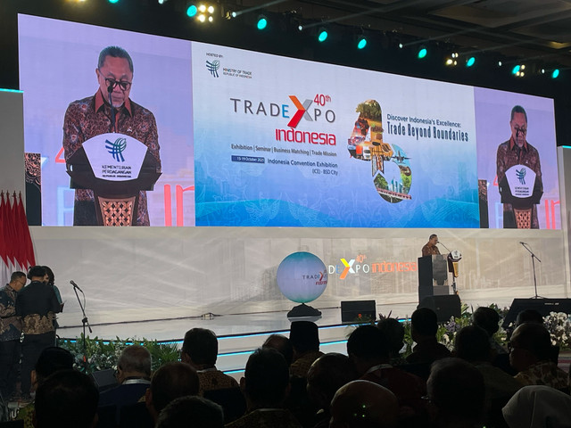 Menko Bidang Pangan Zulkifli Hasan dalam acara Pembukaan Trade Expo Indonesia 2025 di ICE BSD, Tangerang Selatan, Rabu (15/10/2025). Foto: Najma Ramadhanya/kumparan