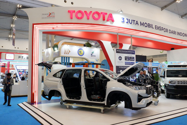 Toyota Kijang Innova Zenix versi trondol di pameran Trade Expo Indonesia 2025 Foto: Aditya Pratama Niagara/kumparan