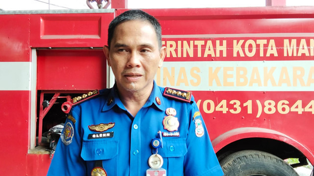 Sekretaris Dinas Pemadam Kebakaran dan Penyelamatan Kota Manado, Glennstiano Kowaas.