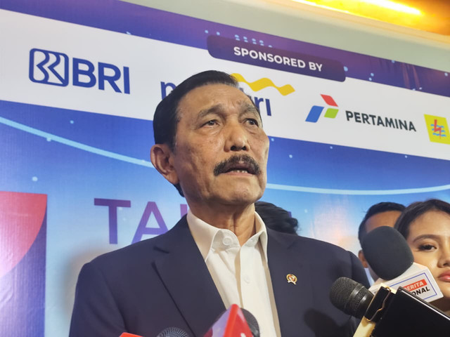 Ketua Dewan Ekonomi Nasional Luhut Binsar Pandjaitan di sela-sela gelaran 1 Tahun Pemerintahan Prabowo-Gibran di Hotel JS Luwansa, Kamis (16/10/2025). Foto: Widya Islamiati/kumparan