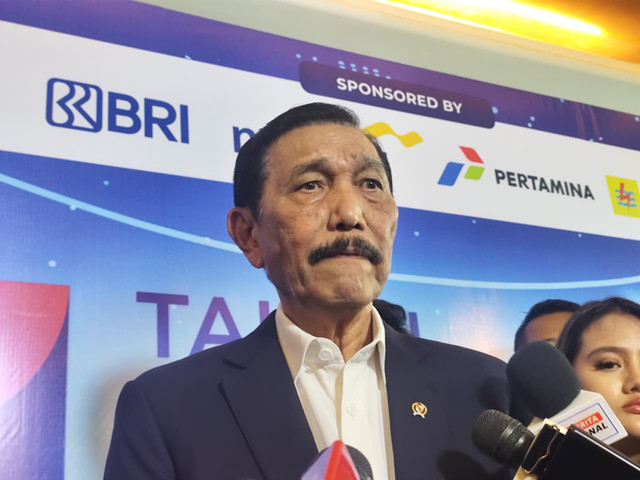 Ketua Dewan Ekonomi Nasional Luhut Binsar Pandjaitan di sela-sela gelaran 1 Tahun Pemerintahan Prabowo-Gibran di Hotel JS Luwansa, Kamis (16/10/2025). Foto: Widya Islamiati/kumparan