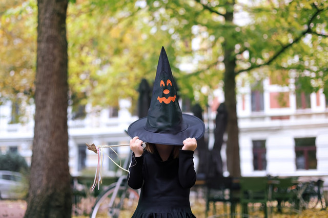 Ilustrasi Tempat Sewa Kostum Halloween di Jakarta. Foto: Unsplash/ Filipp Romanovski