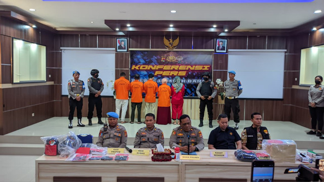 Kepolisian Resor (Polres) Lombok Barat merilis kasus pembunuhan Brigadir Esco Faska Rely. Foto: Dok. Istimewa