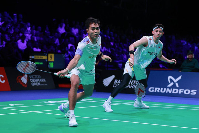 Rahmat Hidayat dan Rian Ardianto di Denmark Open 2025. Foto: PBSI