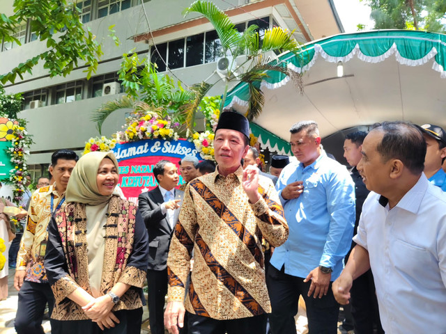 Presiden ke-7 RI Joko Widodo saat menghadiri Rapat Senat Terbuka Peringatan Dies Natalis ke-62 Fakultas Kehutanan UGM di Auditorium Fakultas Kehutanan UGM, Jumat (17/10). Foto: Arfiansyah Panji Purnandaru/kumparan