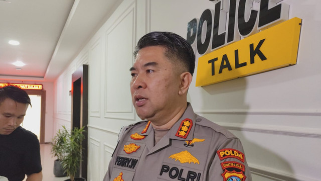 Kabid Humas Polda Sumut, Kombes Pol Ferry Walintukan saat ditemui di Polda Sumut, Medan, Jumat (17/10/2025). Foto: Amar Marpaung/kumparan