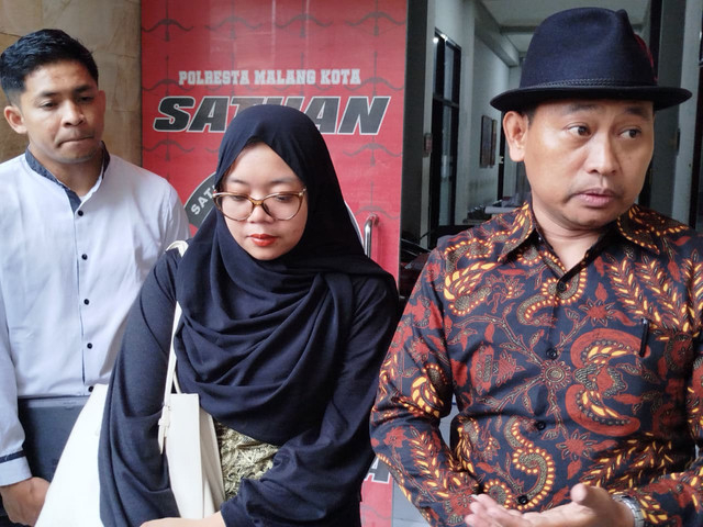 Sahara usai dimintai keterangan oleh polisi di Polresta Malang Kota pada Jumat (17/10/2025). Foto: kumparan