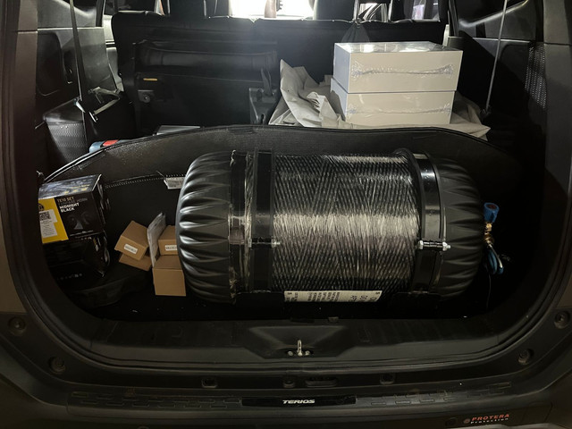 Tabung BBG ukuran 12 LPS di bagasi Daihatsu Terios. Foto: Syahrul Ghiffari/kumparan