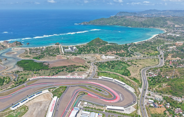 Foto udara kawasan Sirkuit Internasional Pertamina Mandalika pasca penyelenggaraan MotoGP Indonesia 2025 di Desa Kuta, Kecamatan Pujut, Lombok Tengah, NTB, Kamis (9/10/2025). Foto: Ahmad Subaidi/ANTARA FOTO