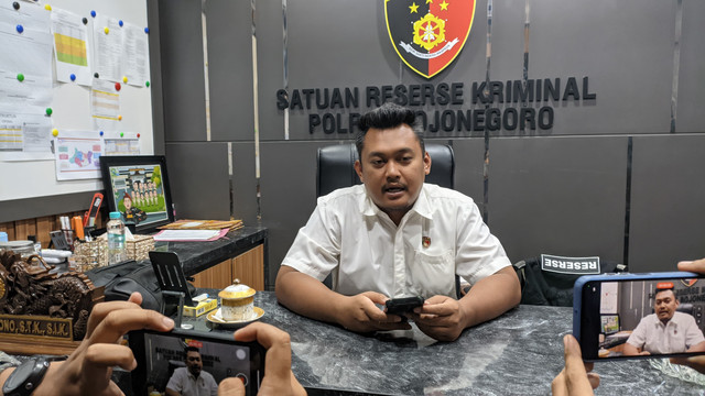Kasat Reskrim Polres Bojonegoro, AKP Bayu Adjie Sudarmono SH, saat beri keterangan. (Aset: Istimewa)