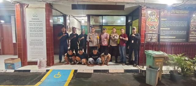 Unit Reserse Kriminal (Reskrim) Polsek Ciputat Timur berhasil mengungkap kasus pencurian dengan modus ganjal ATM. Dok: istimewa.