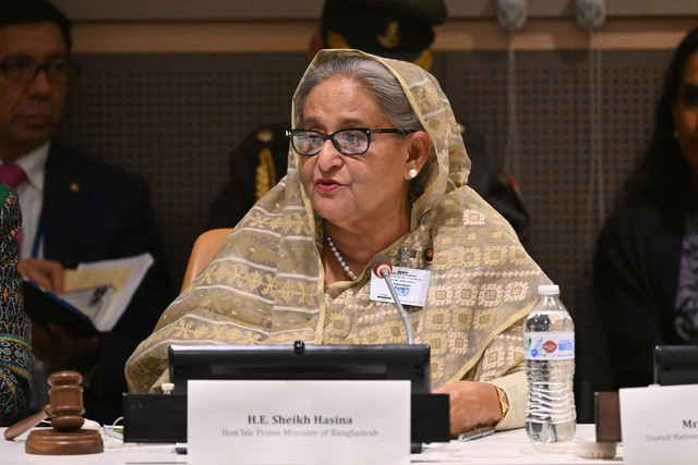 Otoritas Antikorupsi Bangladesh Temukan 9,7 Kg Emas di Loker Eks PM Hasina | kumparan.com