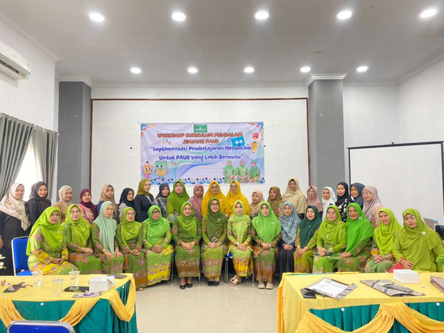Workshop 'Implementasi Pembelajaran Mendalam untuk PAUD yang Lebih Bermutu' yang digelar di Asrama Haji Kota Pontianak pada Sabtu, 18 Oktober 2025. Foto: Dok. Istimewa
