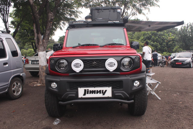 Suzuki Jimny 5-pintu garapan Delima Mandiri. Foto: Fitra Andrianto/kumparan