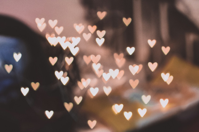 Ilusrasi kumpulan cinta kecil. Sumber: Unsplash