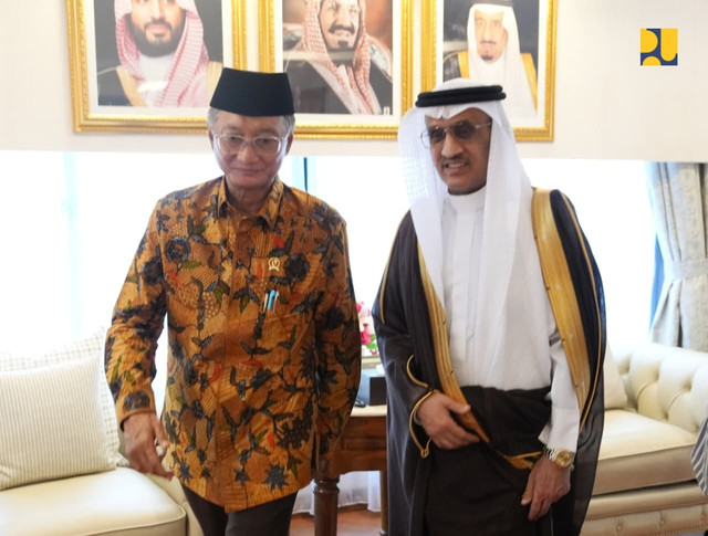 Pertemuan Menteri PU Dody Hanggoodo dengan Duta Besar Arab Saudi untuk Indonesia, Faisal bin Abdullah Al-Amudi di Jakarta untuk membahas investasi yang akan ditawarkan ke Arab Saudi.Foto: Dok Birkom KemenPU