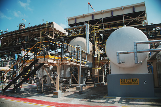 Unit Treated Distillate Hydro Treating (TDHT) RU IV Kilang Cilacap yang memproduksi bahan bakar nabati seperti biosolar dan Sustainable Aviation Fuel (SAF). Foto: Dok. KPI