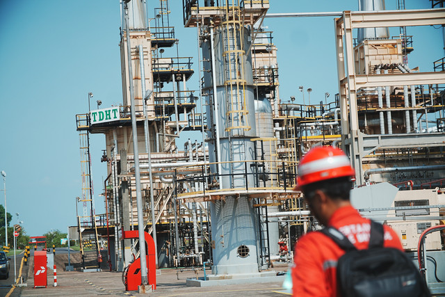 Unit Treated Distillate Hydro Treating (TDHT) RU IV Kilang Cilacap yang memproduksi bahan bakar nabati seperti biosolar dan Sustainable Aviation Fuel (SAF). Foto: Dok. KPI