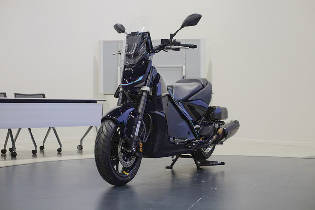 Ragam prototipe sepeda motor elektrifikasi Yamaha mulai dari Hybrid Electric Vehicle (HEV), Plug-in Hybrid Electric Vehicle (PHEV), hidrogen, hingga Battery Electric Vehicle (BEV) di Jepang. Foto: Sena Pratama/kumparan