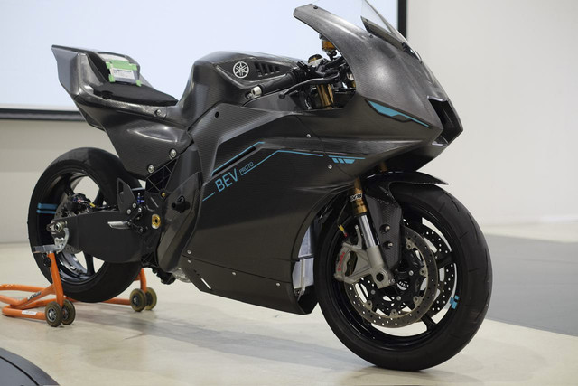 Ragam prototipe sepeda motor elektrifikasi Yamaha mulai dari Hybrid Electric Vehicle (HEV), Plug-in Hybrid Electric Vehicle (PHEV), hidrogen, hingga Battery Electric Vehicle (BEV) di Jepang. Foto: Sena Pratama/kumparan