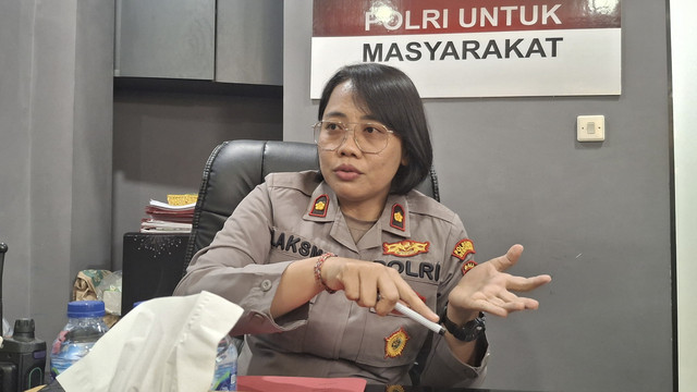 Kapolsek Denpasar Barat Kompol Laksmi Trisnadewi Wieryawan saat ditemui di Polsek Denpasar Barat, Senin (20/10/2025). Foto: Denita BR Matondang/kumparan