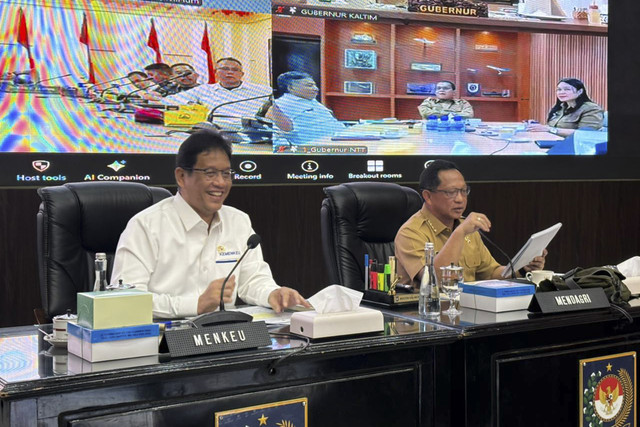 Eng yaxshi porno - bu birida navbatma-navbat toplanadigan olomon