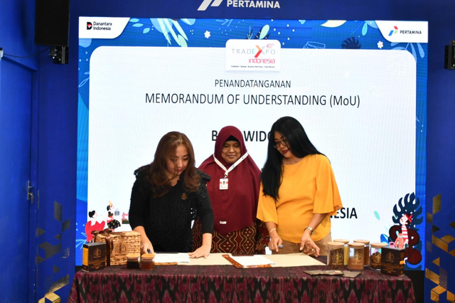 Owners Java Criollo bersama Buyers Baby Widodo melakukan penandatanganan MoU saat acara Trade Expo Indonesia 40th yang diselenggarakan di ICE BSD, Tangerang, Banten pada Sabtu (18/10/2025). Foto: Dok. Pertamina