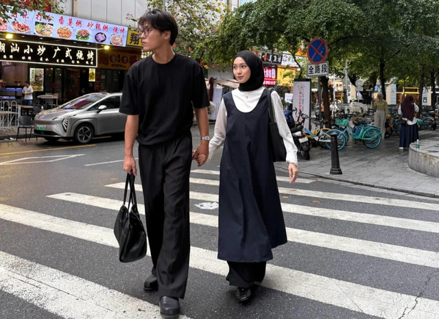 Na Daehoon dan istrinya, Julia Prastini. foto: Instagram @juliaprt7