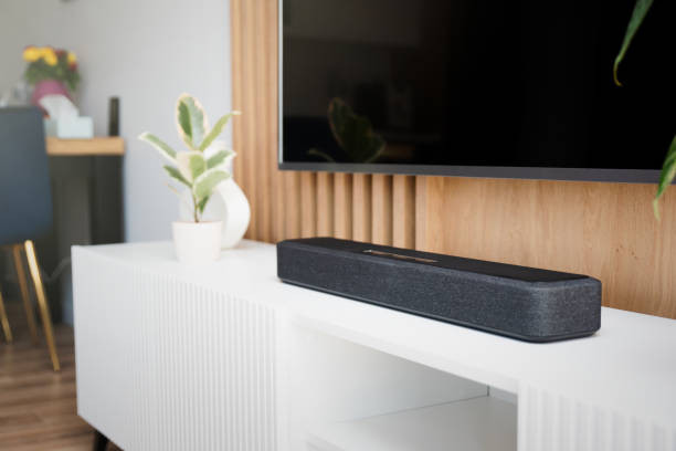 Ilustrasi cara menghubungkan mic ke soundbar. Foto: Unsplash  