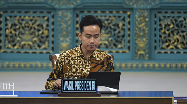 Wakil Presiden Gibran Rakabuming Raka mengikuti sidang kabinet paripurna di Istana Negara, Jakarta, Rabu (20/10/2025). Foto: Zamachsyari/kumparan