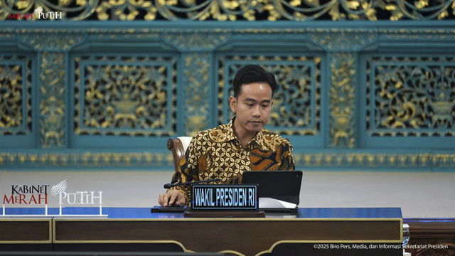 Wakil Presiden Gibran Rakabuming Raka mengikuti sidang kabinet paripurna di Istana Negara, Jakarta, Rabu (20/10/2025). Foto: Youtube/Sekretariat Presiden