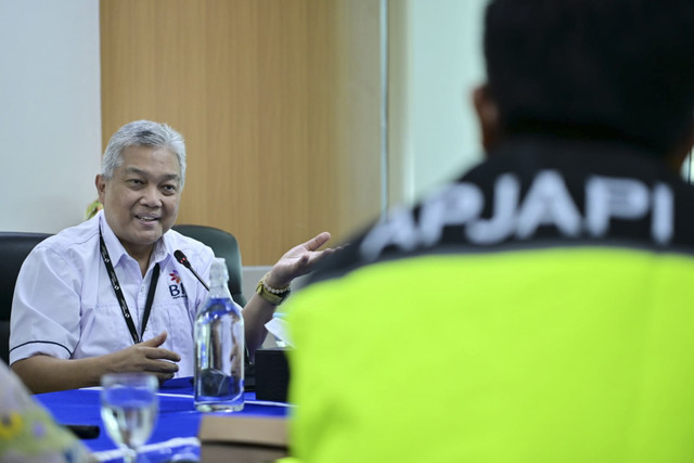 Senior Executive Vice President PT BIJB, Ronald H. Sinaga saat menerima kunjungan APJAPI di Bandara BIJB Kertajati Majalengka, Jawa Barat, Senin (20/10/2025). Foto: Dok. kumparan
