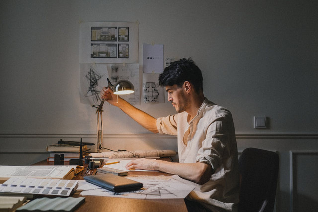 Ilustrasi pekerja keras. Foto: Pexels