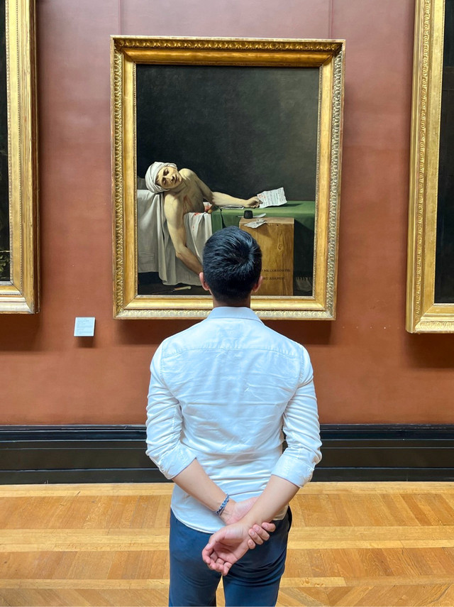 Merenungi lukisan La Mort de Marat karya Jacques-Louis David di Museum Louvre, Paris. (Dokumentasi pribadi)