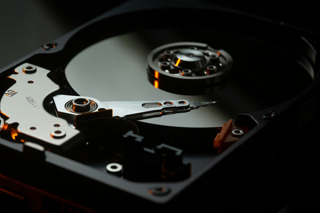 Ilustrasi harddisk laptop. Foto: Unsplash