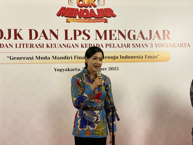 Kepala Eksekutif Pengawas Perilaku Pelaku Usaha Jasa Keuangan, Edukasi dan Perlindungan Konsumen OJK, Friderica Widyasari Dewi, Senin (20/10). Foto: Pandangan Jogja/Resti Damayanti