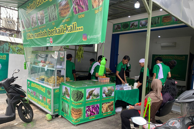 Warung Epy Kusnandar di Jalan Haji Samali, Pancoran, Jakarta Selatan, Selasa (21/10/2025). Foto: Vincentius Mario/kumparan