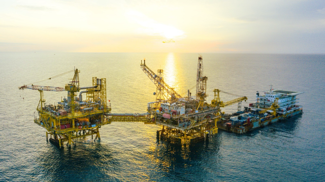 Pengeboran minyak offshore drilling. Foto: Dok. Pertamina