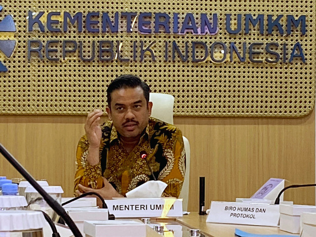 Menteri Usaha Mikro, Kecil, dan Menengah (UMKM) Maman Abdurrahman di kantornya, Rabu (22/10/2025). Foto: Muhammad Fhandra Hardiyon/kumparan