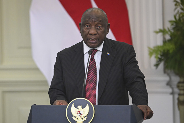 Presiden Afrika Selatan Cyril Ramaphosa menyampaikan keterangan kepada wartawan usai bertemu dengan Presiden Prabowo Subianto dalam kunjungan kenegaraan di Istana Merdeka, Jakarta, Rabu (22/10/2025). Foto: Aditya Pradana Putra/ANTARA FOTO