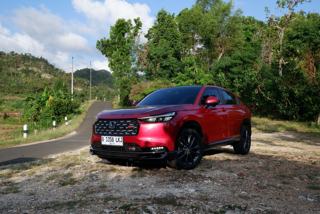 Honda HR-V Hybrid mengunjungi Pantai Nglambor di Gunung Kidul. Foto: Aditya Pratama Niagara/kumparan