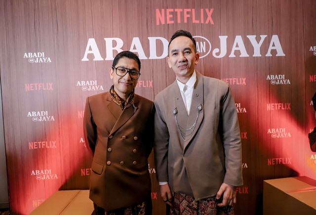 Sutradara Kimo Stamboel dan Produser Edwin Nazir menghadiri Gala Premiere film Abadi Nan Jaya di Epicentrum XXI, Jakarta Selatan, Rabu (22/10/2025). Foto: Jamal Ramadhan/kumparan